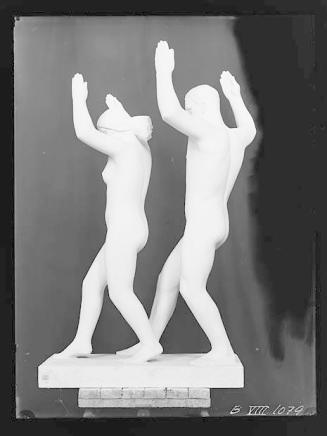Ung mann og kvinne danser